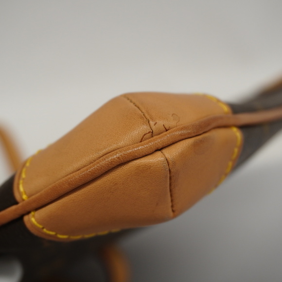 Louis Vuitton Monogram Koussan GM Shoulder Bag - Picture 5 of 10